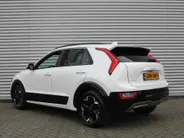 Kia Niro EV Edition Advanced 64.8 kWh | Stuur-/stoelverwarming | Elektr. stoelverstelling | Camera | Cruise adapt. | 17'LM | Clima | 17% bijtelling |