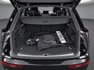 Audi Q5 55 TFSIe 367pk S edition Competition · Panoramadak · Camera · Luchtvering · Trekhaak · Leder/Alcantara · 22'LM