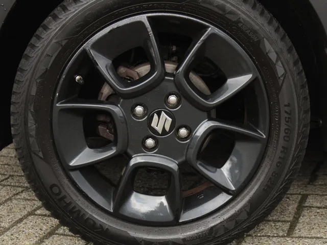 Suzuki Ignis 1.2 Smart Hybrid Style Automaat | Navi | Cruise | Clima | Camera | Lm-Velgen
