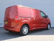 Peugeot Expert 227S 2.0 BlueHDI 180 Premium Pack | Trekhaak | Navi | Camera | Dodehoek detectie | Automaat | PDC | Airco | Cruise | Betimmerd | Betonplex vloer |