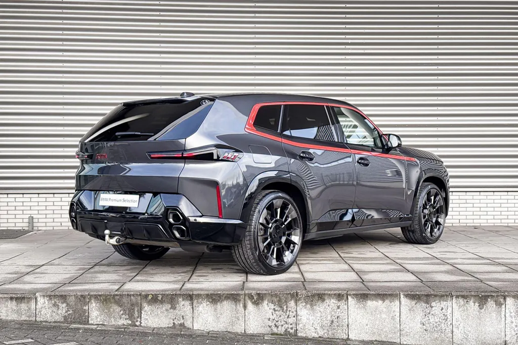BMW XM PHEV Label Red 30 kWh