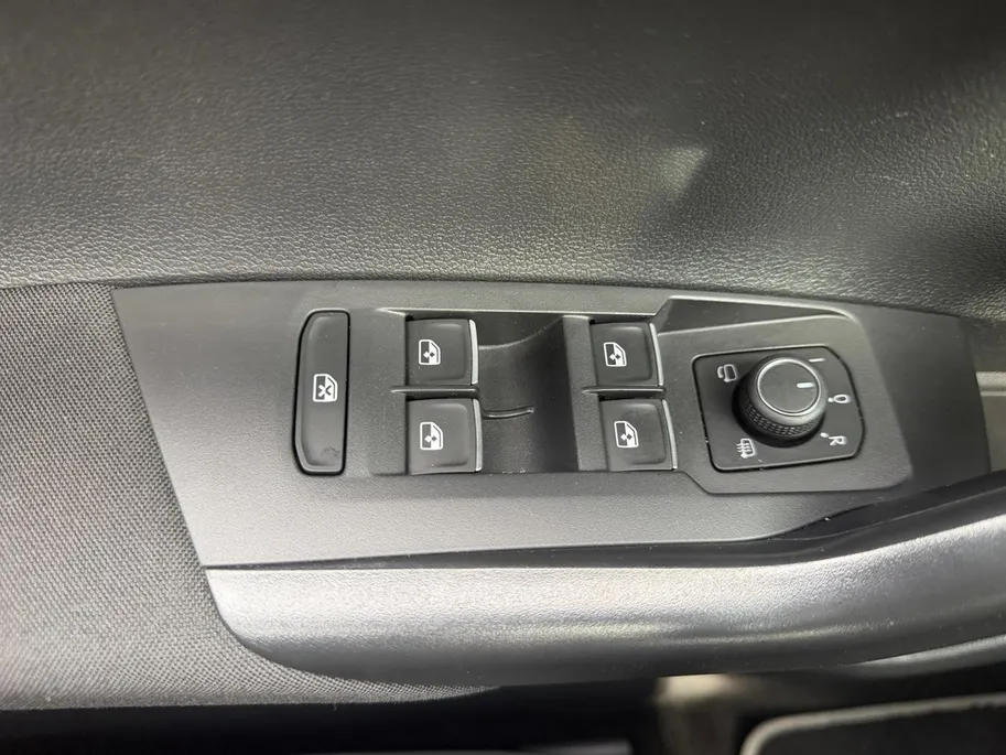 Volkswagen Polo 5-deurs 1.0 TSI R-Line Nederlandse Auto | Pano dak | LED iQ | Virtual Cockpit | CarPlay | 17' Bergamo | etc.
