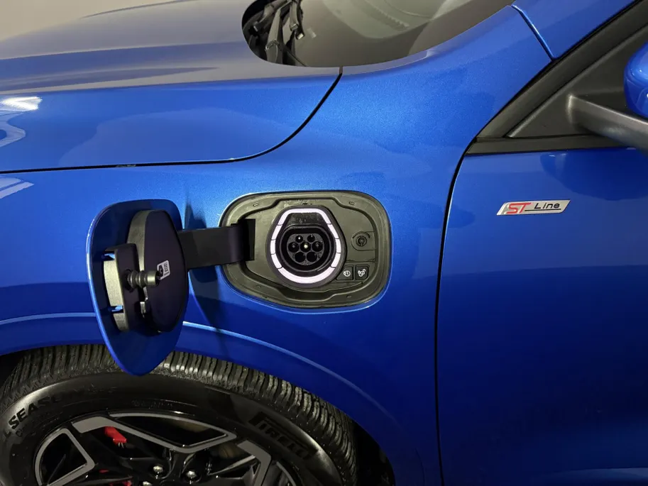 Ford Kuga 2.5 PHEV ST-Line X 243 PK | Winter Pack | Matrix Led Koplampen | AGR Voorstoelen