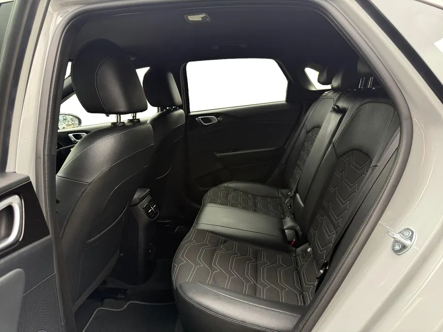 Kia Ceed 1.0 T-GDi Design Edition | Camera | LED | Stoel + Stuurverwarming | Apple Carplay / Android Auto | Halfleder