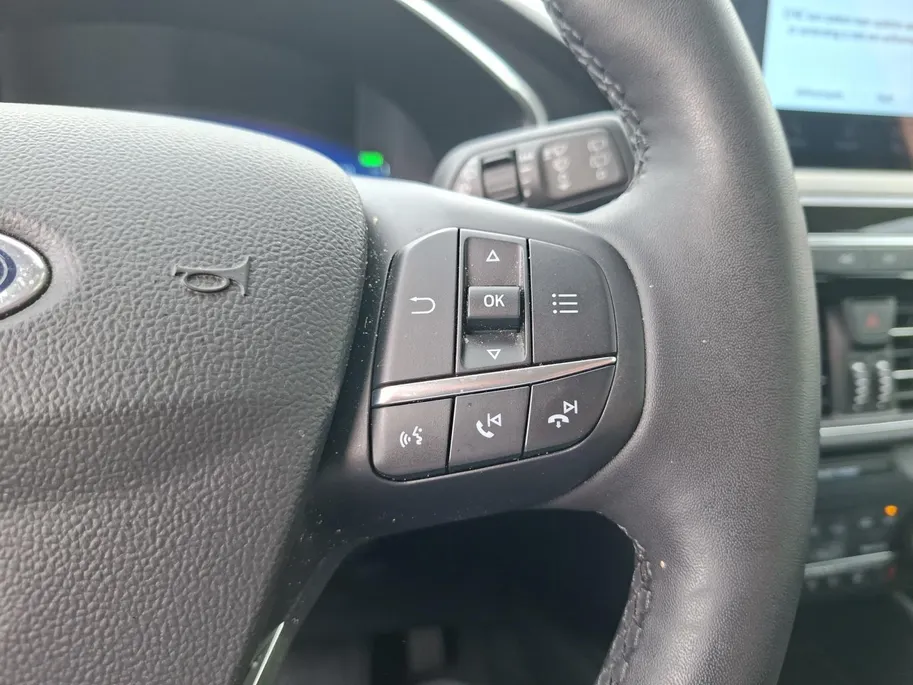 Ford Kuga 2.5 PHEV Titanium | Stoel- stuur en voorruitverwarming | Trekhaak | 1.500kg trekgewicht | Achteruit rij camera