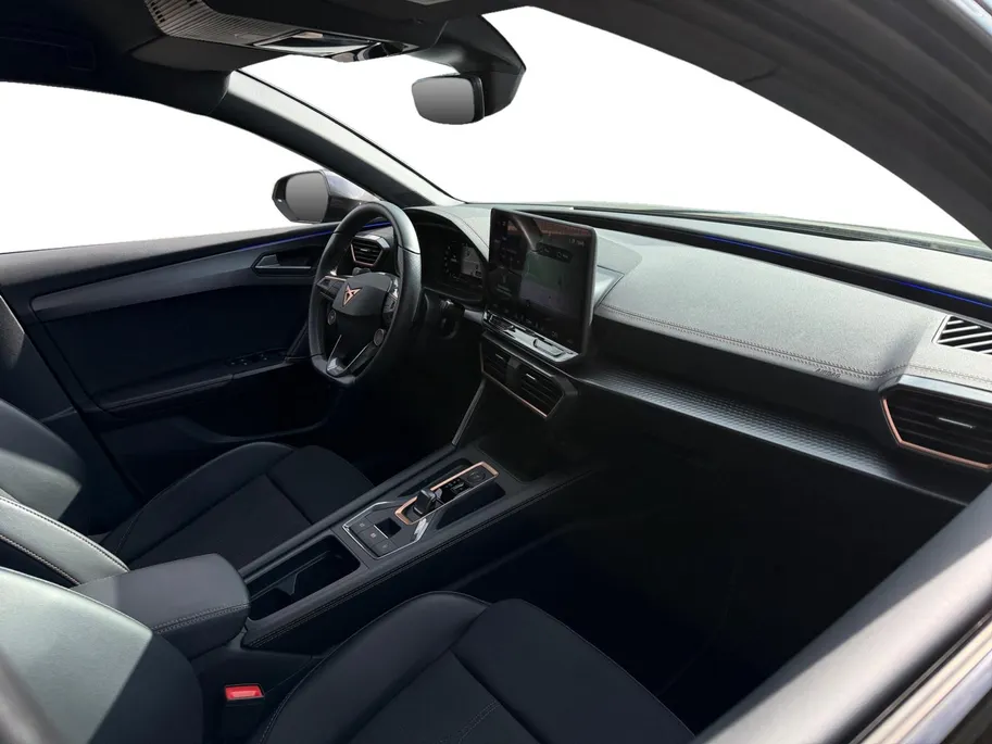 CUPRA Leon 1.5 TSI e-Hybrid DSG-autom. Business elektr. WLTP tot 130km | Camera | Stoel/Stuurverwarming | Adaptief Cruise Control | Dodehoek Detectie | Climate Control | DAB | Navigatie | Full Led | Keyless