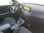 Kia ProCeed 1.5 T-GDi GT-Line | Stoel en stuurverwarming | Navigatie | Elektrische achterklep | Camera | Climate control | Apple Carplay / Android Auto |