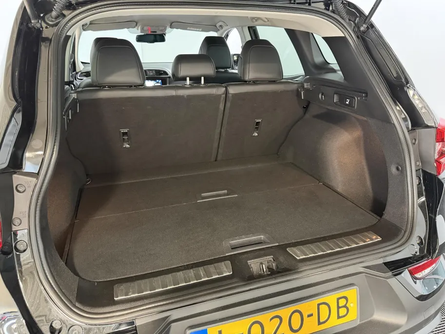 Renault Kadjar 1.3 - 140PK TCe Intens Automaat | Trekhaak (1500 KG) | Apple CarPlay/Android Auto | Navi | Cruise Control | Licht & Regen Sensor | Climate Control | Lichtmetalen Velgen |