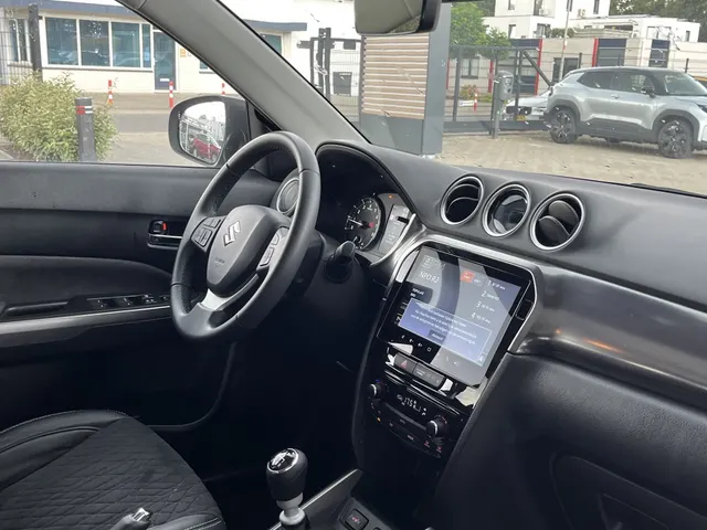Suzuki Vitara 1.4 B.jet Style Smart Hybrid | Panoramadak | All Seasons