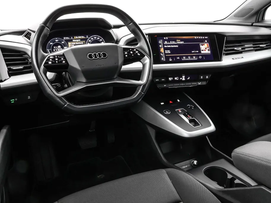 Audi Q4 Sportback e-tron 35 Edition 55 kWh 170pk · SOH 92,4% · Navigatie · Apple/Android Car Play · P-Sensoren · Elek. Achterklep · 18'' Inch ·