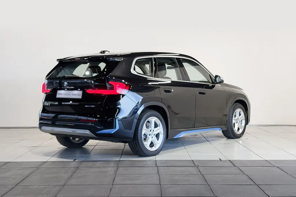 BMW iX1 xDrive30 Launch Edition