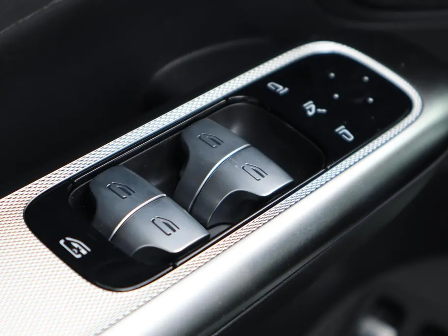 Mercedes-Benz GLC 300e 4MATIC Business Solution AMG