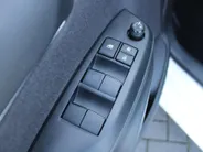 Mazda 2 Hybrid 1.5 Agile | Stuur-/stoelverwarming | Clima | Cruise | Camera | Keyless | Android Auto/Apple Carplay |