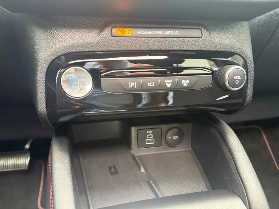 Ford Kuga 2.5 PHEV ST-Line | 1e Eigenaar | Elektr. Trekhaak | Panoramadak | Winter Pack | 360 Camera | Dodehoek detectie | Fabrieksgarantie! |