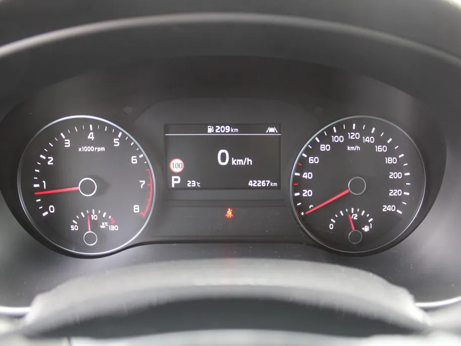 Kia Sportage 1.6 T-GDI Black Edition | Stuur-/stoelverwarming v+a | Schuifdak | Leer | Camera | Elek. achterklep | Cruise | PDC | Navi | 17' LM | Zeer nette auto! |