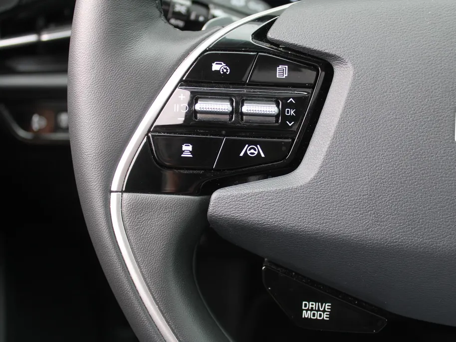 Kia Niro 1.6 GDi Hybrid DynamicPlusLine | Schuif-/kanteldak | Stuur-/stoelverwarming | Cruise adapt. | Camera | HUD | LED | Clima | 16' LM | Navi |