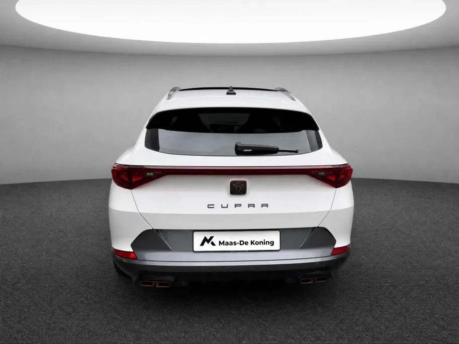 CUPRA Formentor 1.4 245pk DSG e-Hybrid VZ Performance · Panoramadak · Camera · Trekhaak · Apple/Android Car Play · Navigatie · Stoelverwarming · 19'' Inch ·