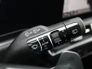 Kia Niro EV Edition Advanced 64.8 kWh | Stuur-/stoelverwarming | Elektr. stoelverstelling | Camera | Cruise adapt. | 17'LM | Clima | 17% bijtelling |