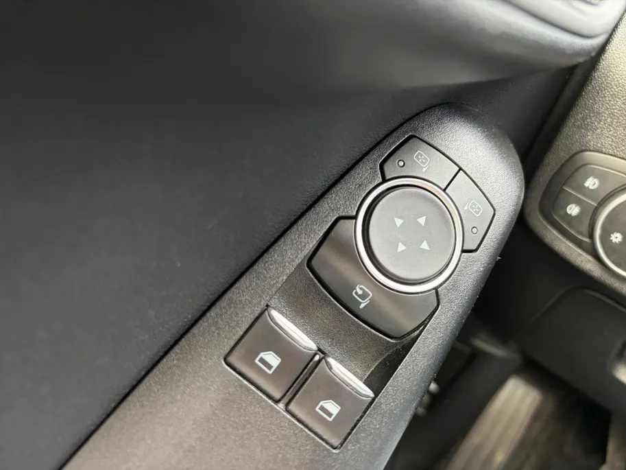 Ford Fiesta 1.0 EcoBoost Titanium | 1e Eigenaar | NL-Auto | Nieuwe distributieriem | Camera | Adaptive Cruisecontrol | Voorruitverwarming | B&O Audio | Navigatie | Apple Carplay&Android Auto | Climate Control | Dealer onderhouden |