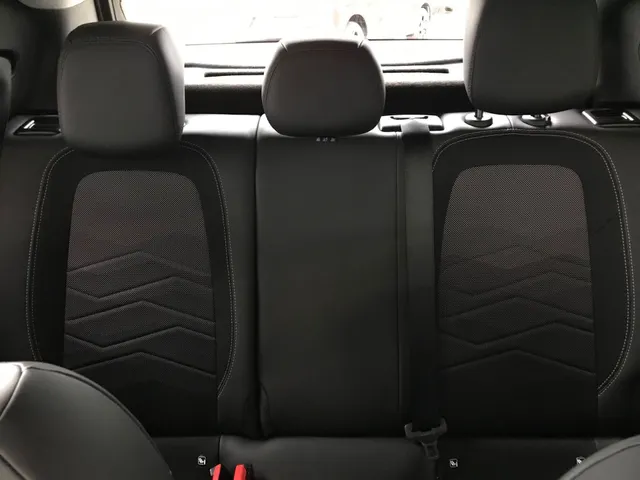 Jeep Avenger 1.2 e-Hybrid Summit