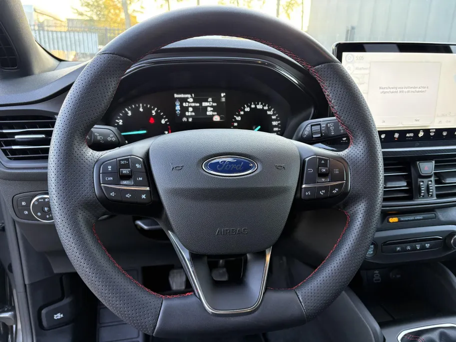Ford Focus Wagon 1.0 EcoBoost Hybrid ST Line