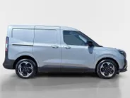 Ford E-Transit Courier Limited 44 kWh | Driver assistancepack | Winterpack | Trekhaak | Led laadruimteverlichting | Climate Control | Verwarmbare stoelen | Camera | 17' Lichtmetaal |te bestellen