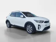 Kia Stonic 1.0 T-GDi MHEV DynamicPlusLine | Stoel en stuurverwarming | Climate control | Navigatie | Camera | Keyless met startknop | Apple Carplay / Android Auto |