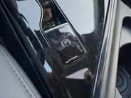 Kia Niro EV ExecutiveLine 64.8 kWh | Automaat | 100% Elektrisch | Schuifdak | Leder | Navigatie | Camera | Harman Kardon | Cruise control adaptief  | Stoel en stuur verwarming en verkoeling | SOH 97,6%
