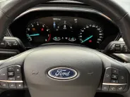 Ford Focus Wagon 1.0 EcoBoost Hybrid Titanium GROOTSCHERM, WINTERPAKKET.