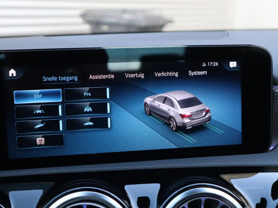 Mercedes-Benz A-Klasse 250 e Business Solution Luxury Limited l Panoramadak l Stoelverwarming l Ambiente lichtpakket