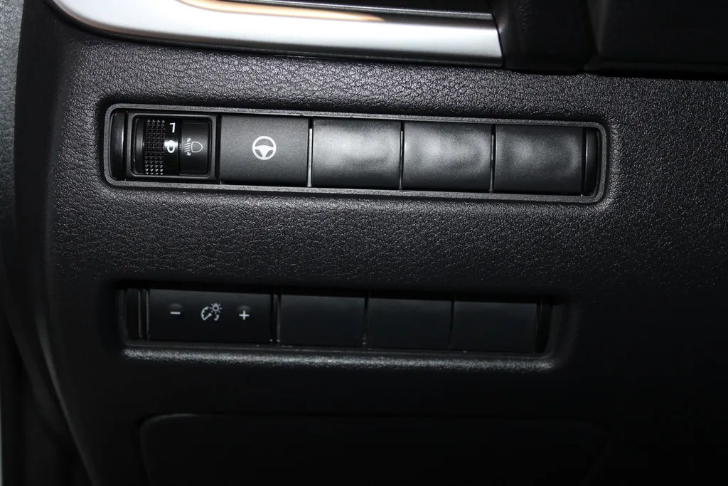 Nissan QASHQAI 1.5 e-Power N-Connecta | Navigatie | 360grd camera | Apple carplay & Android auto | Two-tone lak | Climate controle | Pro-pilot | 190pk | Stoel in hoogte verstelbaar | Electrische ramen | I-key |