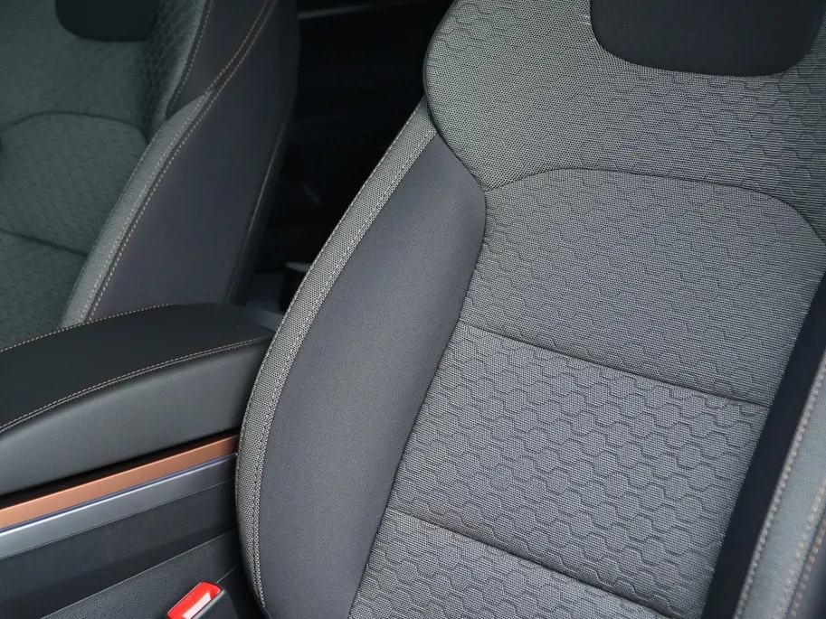 KGM Torres EVX Platinum | Warmtepomp | Leder | carplay | Navi | Camera