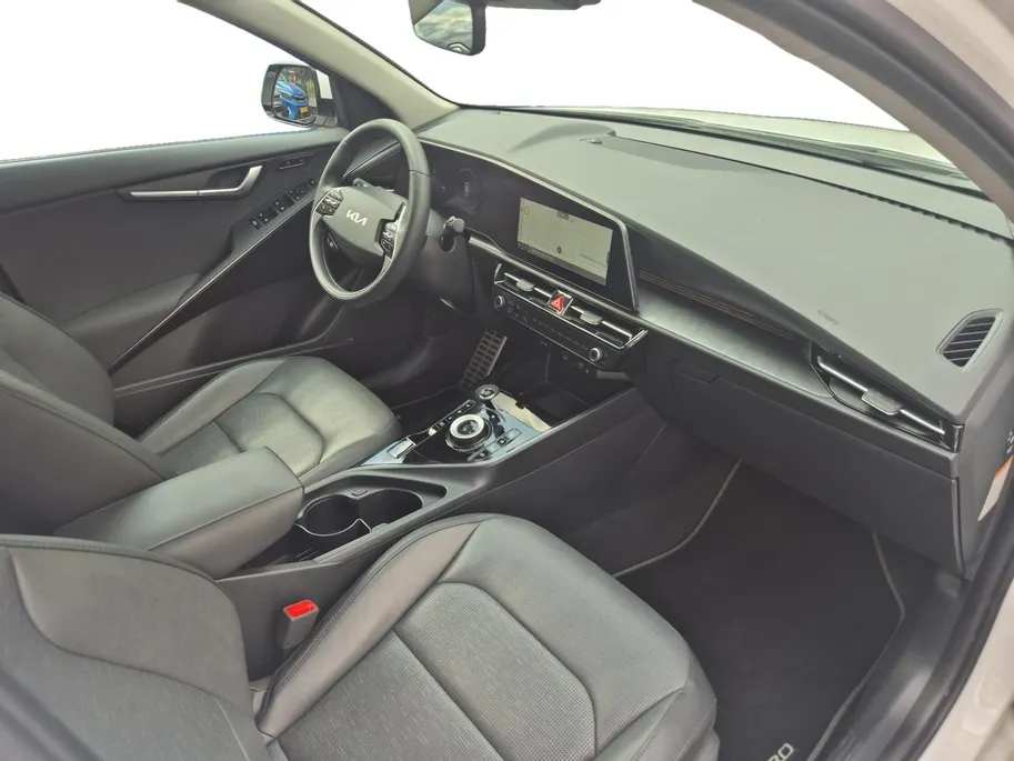 Kia Niro 1.6 GDi Hybrid ExecutiveLine | Climate Control | Cruise Control | All-Season Banden | Navigatie | Camera | Stoelverwarming | Stuuverwarming | Stoelventilatie | Trekhaak |