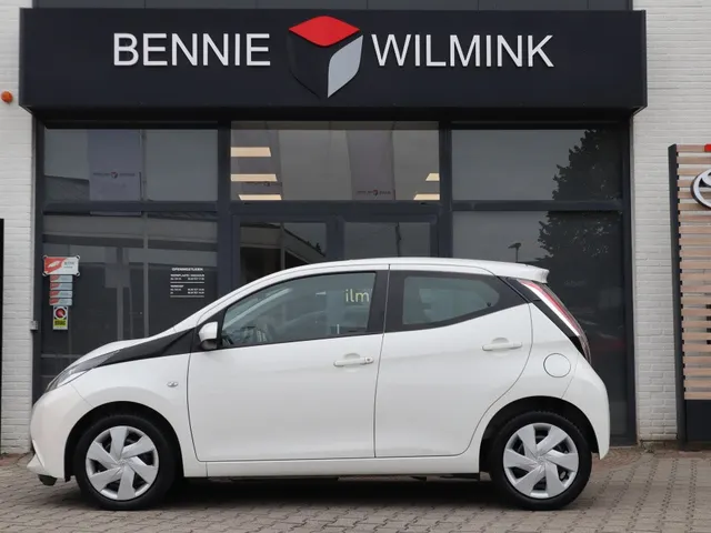 Toyota Aygo 1.0 VVT-i x-play Carplay | Camera