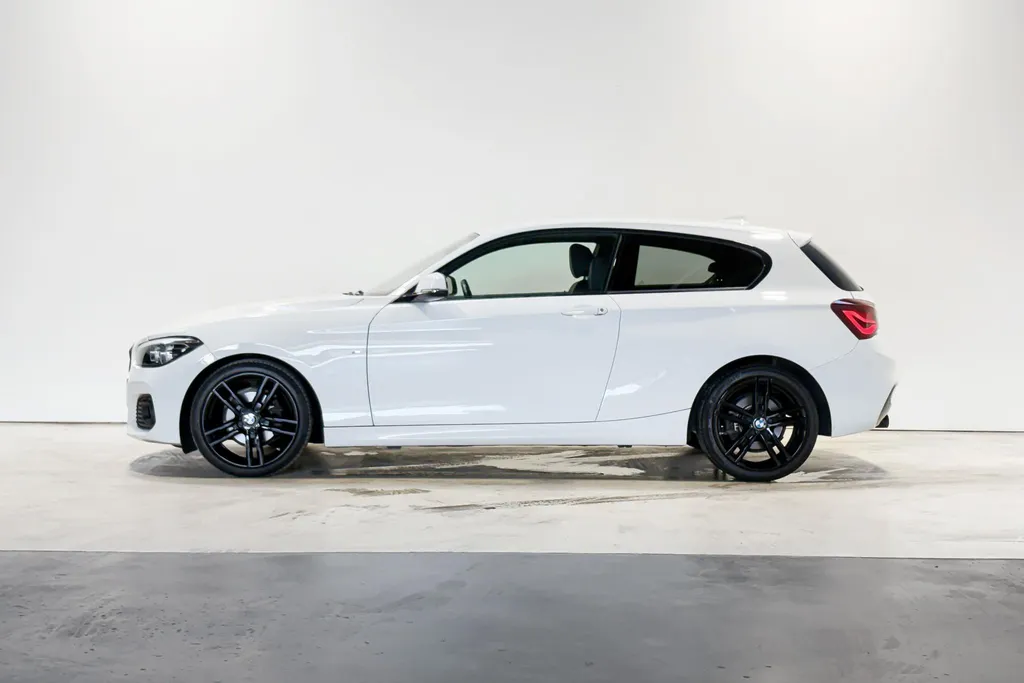 BMW 1 Serie 3-deurs 118i Steptronic Edition
