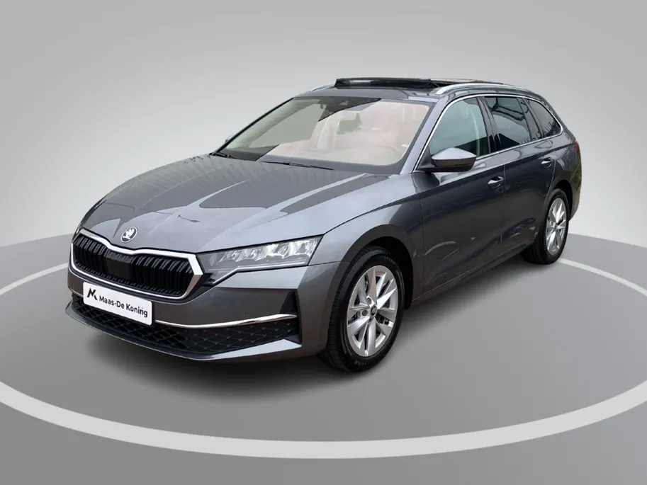 Škoda Octavia Combi 1.5TSI/150PK MHEV FL Design DSG · Panoramadak · Camera + Parkeersensoren · Apple/Android Car Play · Stoelverwarming · Garantie t/m 21-05-2029 of 60000km.