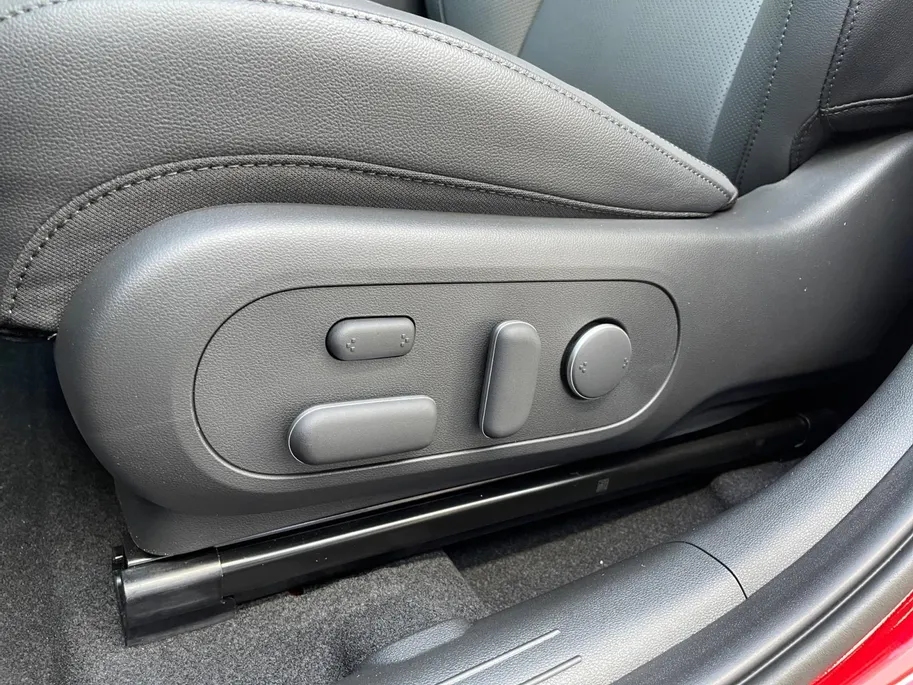 Hyundai Kona Electric Premium 64.8 kWh | Nieuw | Uit voorraad leverbaar | Zeer compleet | 440 km range | Hyundai Rotterdam - Noord |