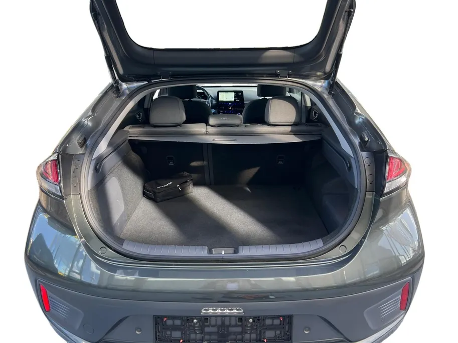 Hyundai IONIQ 1.6 GDi PHEV Premium 142PK | 52km elektrisch WLTP | Navigatie | Trekhaak | Climate Control | Apple Carplay & Android Auto | Parkeersensoren rondom | Stoel- en stuurverwarming |