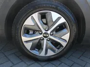 Kia e-Niro ExecutiveLine 64 kWh | Trekhaak | Warmtepomp | Stuur-/stoelverwarming + ventilatie | Leer | Camera | Stoelgeheugen | Dodehoek detectie | LED | 17' LM |