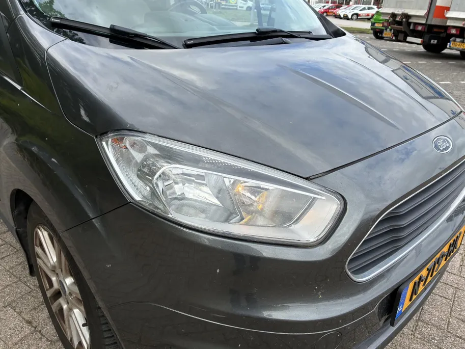 Ford Tourneo Courier 1.0 Titanium