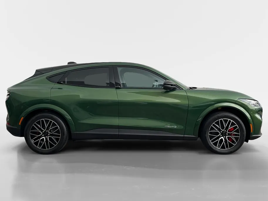 Ford Mustang Mach-E Extended Premium RWD 88 kWh | Op Voorraad | Snel Rijden | Financiering vanaf 2,99% Rente | Actiekorting tot €5000,- | 602 KM Rijbereik WLTP |