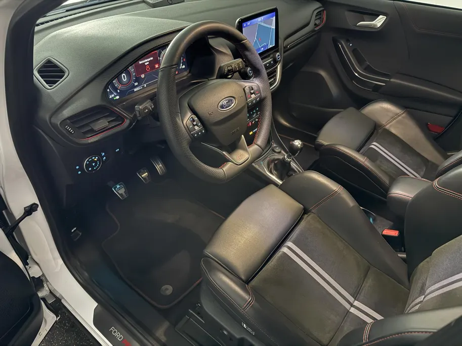 Ford Puma 1.5 EcoBoost ST-X | 200 PK | Performance Pack | Driver Assistance Pack | Keyless Pack |