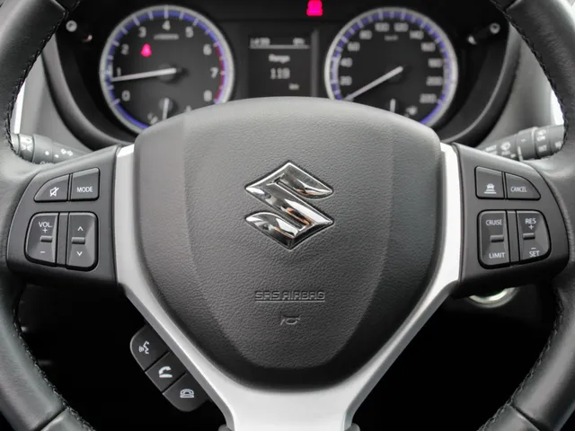 Suzuki S-Cross 1.4 Boosterjet Style Smart Hybrid | Navi | Cruise | Schuifdak | Camera | Lm-Velgen | Trekhaak