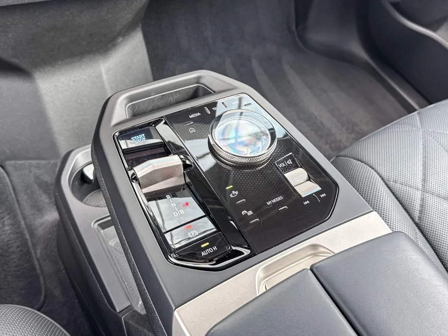 BMW iX xDrive40