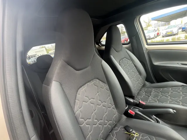 Toyota Aygo X 1.0 VVT-i MT Envy | Cabrio | JBL | Parkeersensoren