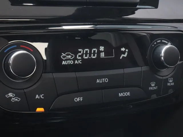 Suzuki Vitara 1.4 BoosterJet Style Hybrid | Panoramadak | Carplay | All Season