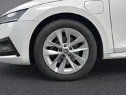 Škoda Octavia Combi 1.4 TSI iV PHEV 204pk DSG Business Edition Plus · Trekhaak · Head-Up Display · Stuur- & Stoelverwarming · Keyless · Apple/Android Car Play · Elek. Bestuurdersstoel + Geheugen ·