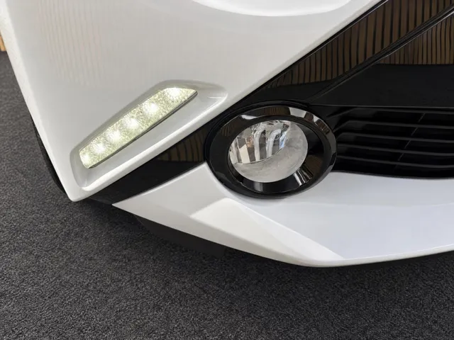 Toyota Aygo 1.0 VVT-i x-play | Automaat | Camera