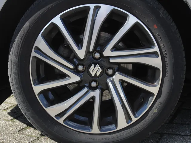 Suzuki Swift 1.2 Style Smart Hybrid Automaat | Navi | Adap. Cruise | Clima | Camera | Lm-Velgen