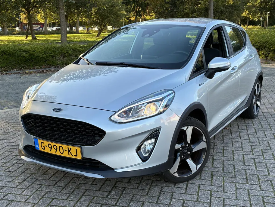 Ford Fiesta 1.0 EcoBoost Active ** VOORRUITVERWARMING ** PARKEERSENSOREN ACHTER **